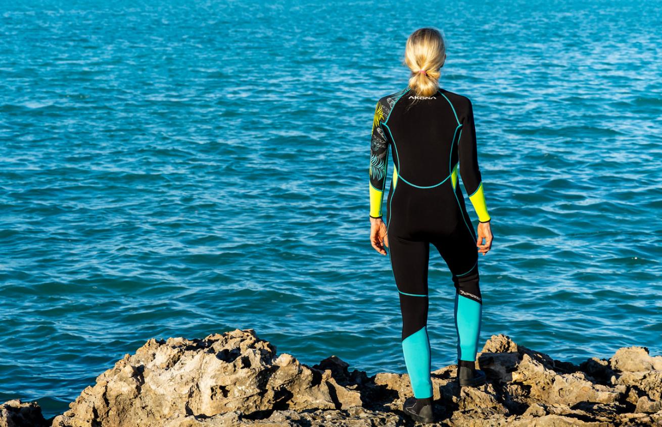 Surf Wear Sport 1 Surf Wear Sport -Surf Wear Sport akona tropicwetsuit.scubadivingmagazine.march2022 0